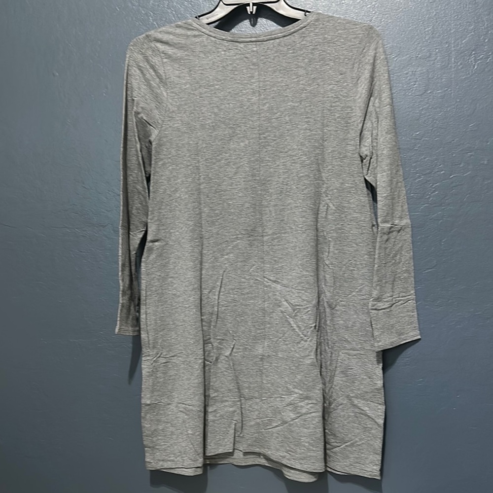 J. Jill Gray Tunic with 3/4 Sleeves in Boxy Relaxed Style - Picture 4 of 4